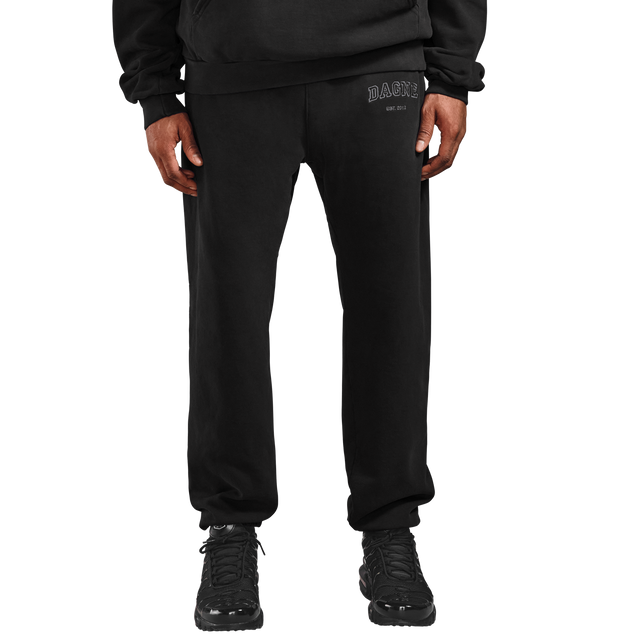 NoPDP - hover Jenry is 6’0 wearing size L sweatpants.