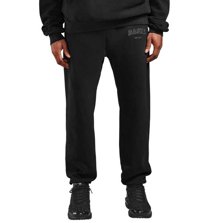 NoPDP - hover Jenry is 6’0 wearing size L sweatpants.