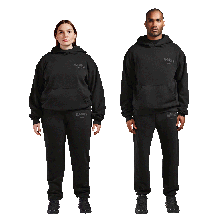 Model Left: Stella is 5’7” wearing size M,  Model Right: Jenry is 6’0” wearing size M