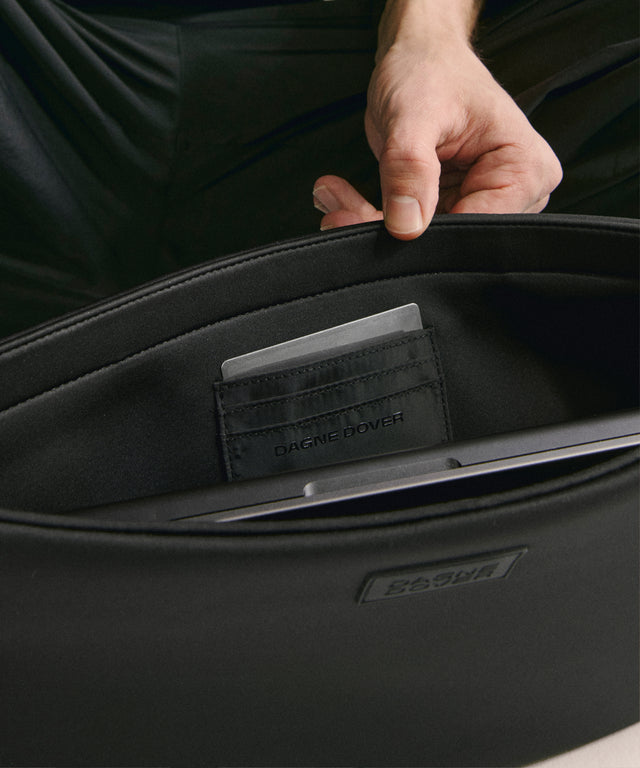 Reid Computer Sling in Onyx, 16-inch