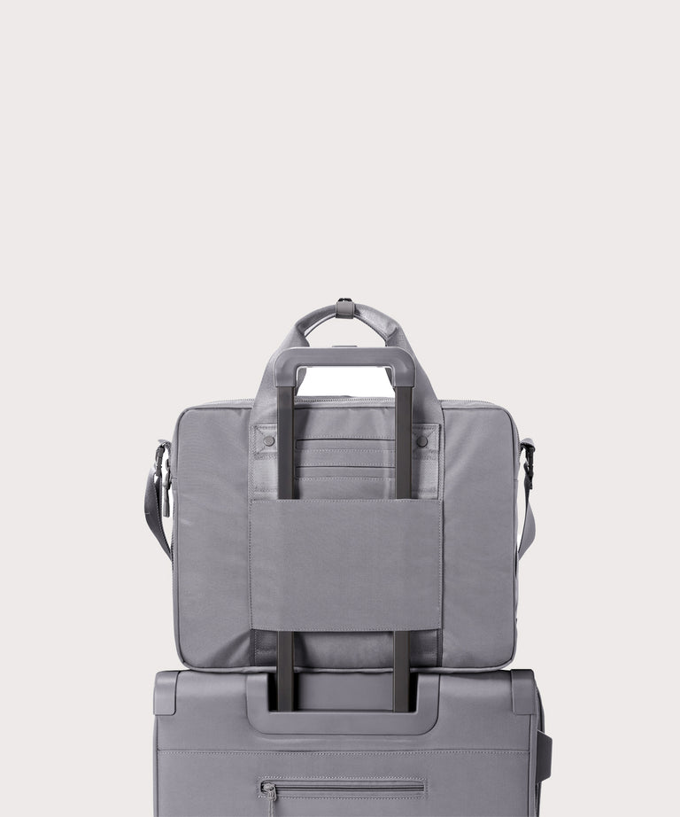 Berlin Travel Brief in Ash