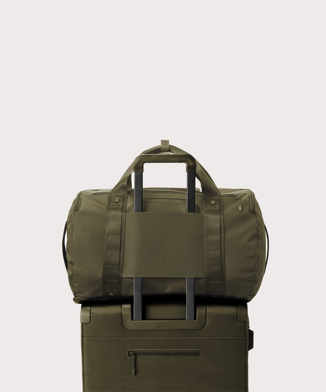 Denver Convertible Duffle in Dark Moss, Large