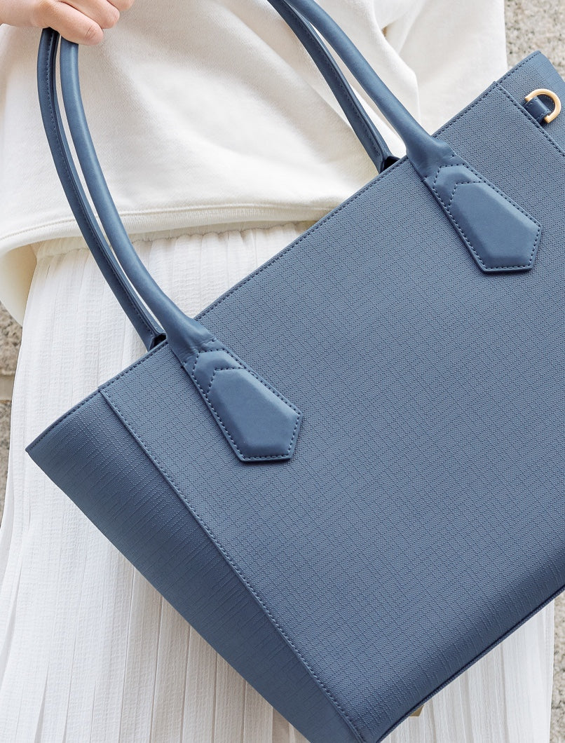 Arlo Tech Organizer in Dagne Blue